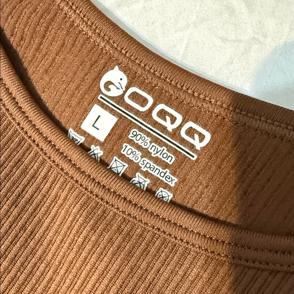 Brown Ribbed Bodysuit - Picture 3 of 3